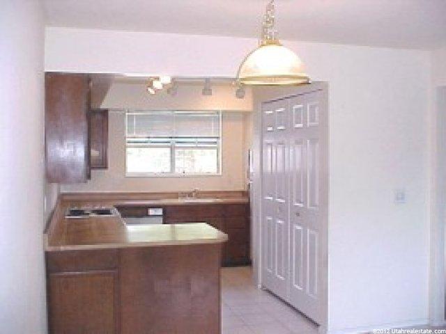 666 E Williamsburg Park, Sandy, UT 84070 — photo 2