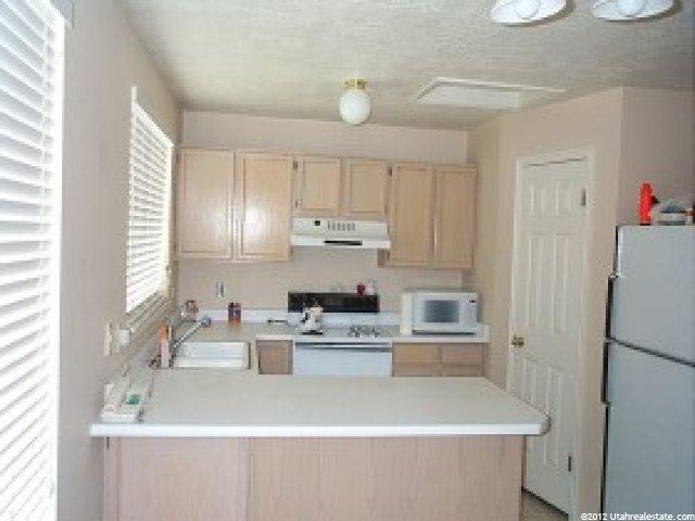 6032 Longmore Dr, Kearns, UT 84118 — photo 3
