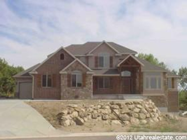 3072 E Canyon Creek Cir, Layton, UT 84040