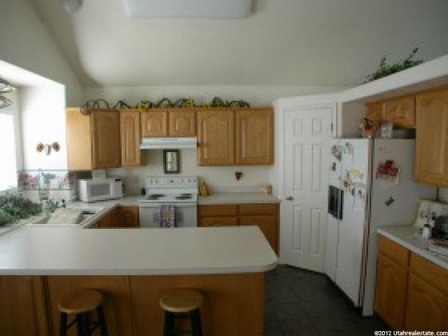 1338 S Stonebridge Dr, Layton, UT 84041 — photo 2