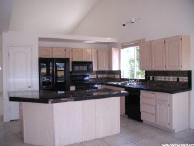 1450 Edgecliff Dr, Sandy, UT 84092 — photo 2