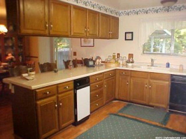 9893 Pinehurst Dr, Sandy, UT 84092 — photo 4