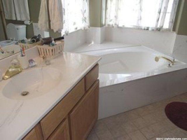 976 Merewood Ct, Sandy, UT 84094 — photo 7