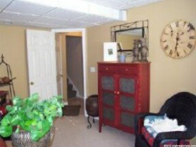 10322 Edgecliff Dr, Sandy, UT 84092 — photo 3