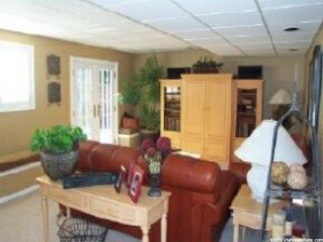 10322 Edgecliff Dr, Sandy, UT 84092 — photo 7
