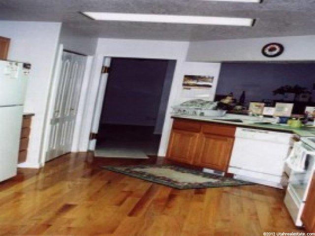 621 W 2275 N, Layton, UT 84041 — photo 4