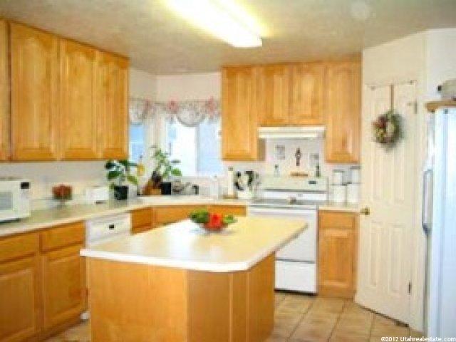 1977 S 2000 W, Syracuse, UT 84075 — photo 4