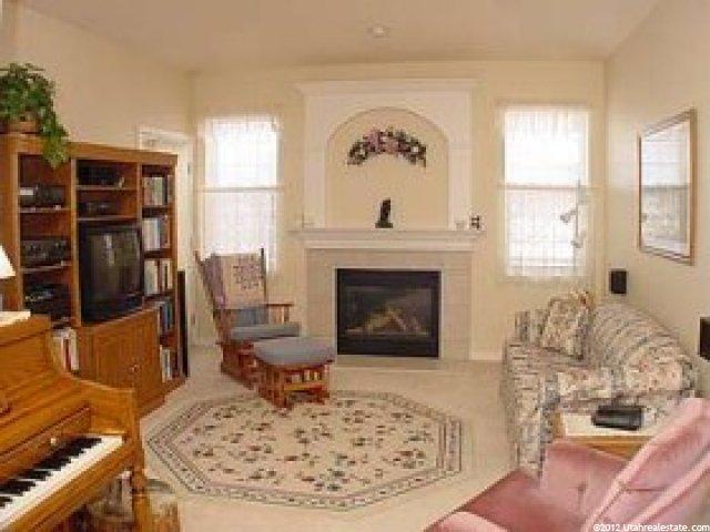 985 Courtyard Ln, Centerville, UT 84014 — photo 2