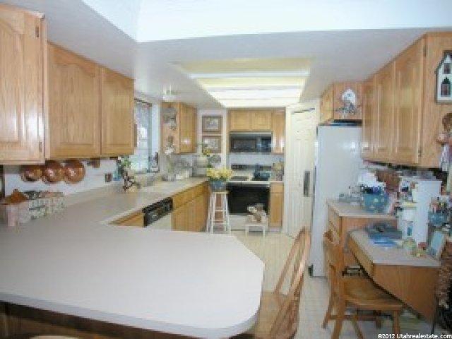 5875 Royalton Dr, Murray, UT 84107 — photo 4
