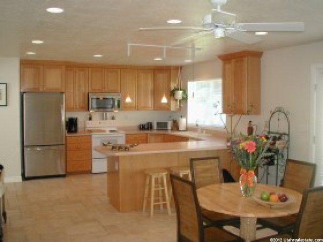 877 Windsor Ln, Bountiful, UT 84010 — photo 3