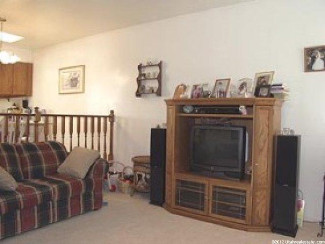 9301 Burgundy St, Sandy, UT 84070 — photo 3