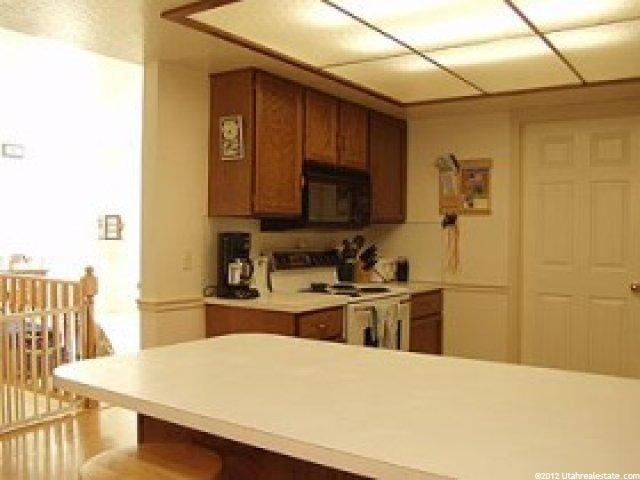 9301 Burgundy St, Sandy, UT 84070 — photo 4