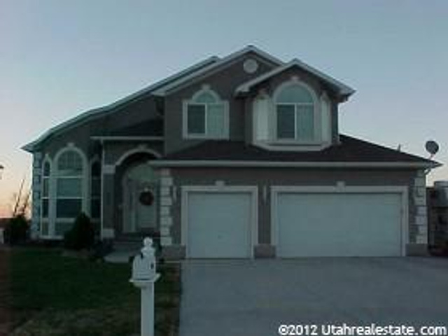 327 Baker Ln, Grantsville, UT 84029