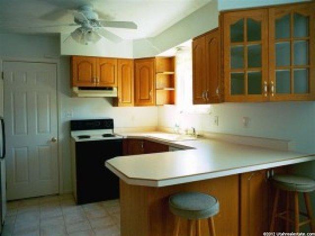 1042 Oakridge Cir, Sandy, UT 84094 — photo 2