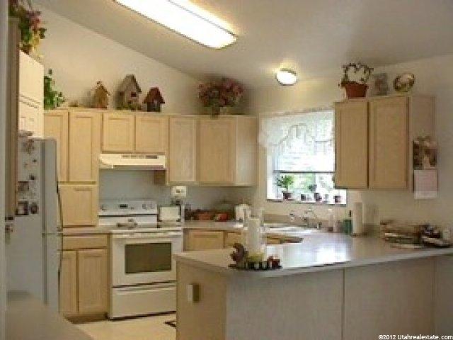 326 Williams Ln, Centerville, UT 84014 — photo 2