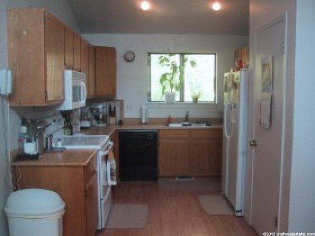 241 Angel St, Sandy, UT 84070 — photo 2