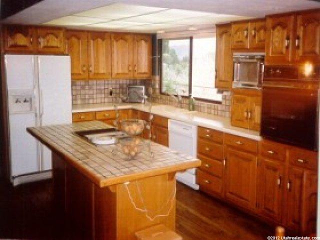 10018 Falconview Dr, Sandy, UT 84092 — photo 4