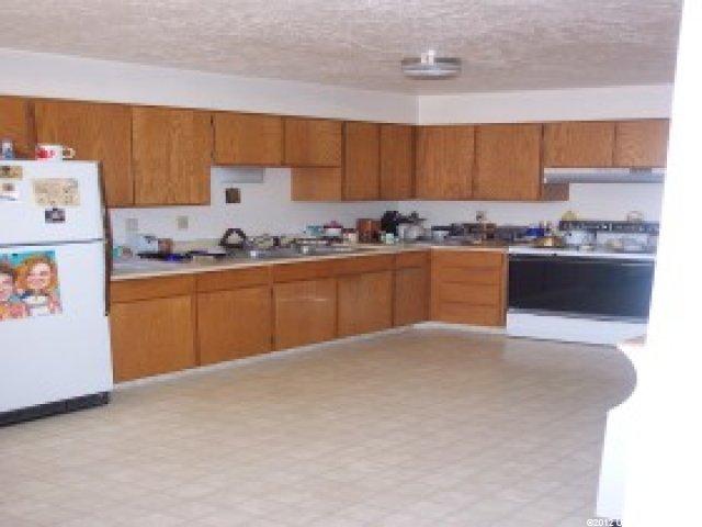 122 W 2100 N, Sunset, UT 84015 — photo 7