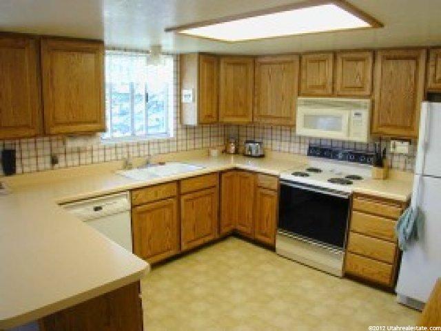 1581 Locksley Cir, Sandy, UT 84092 — photo 4