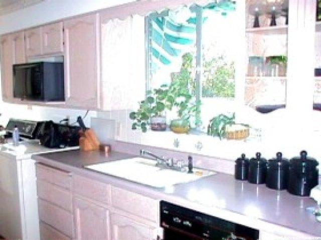 5892 Utahna Dr, Murray, UT 84107 — photo 2