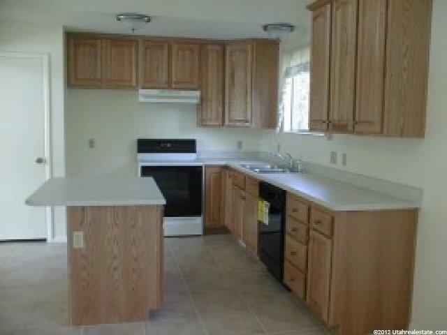 1581 Bainbridge Rd, Sandy, UT 84092 — photo 2
