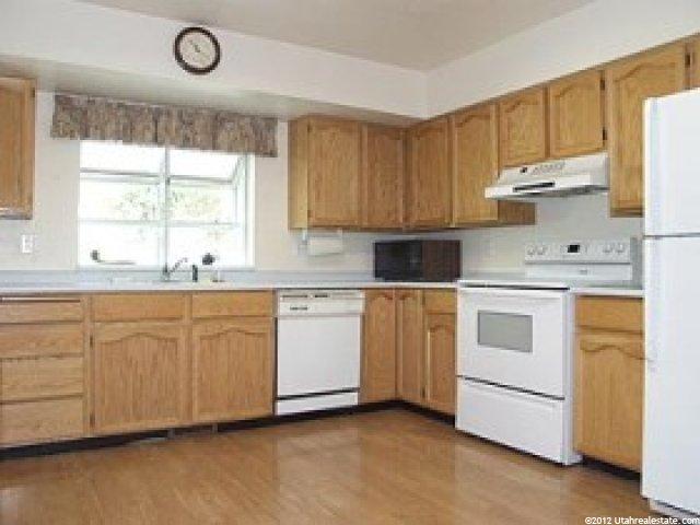 10057 Rockview Dr, Sandy, UT 84092 — photo 4