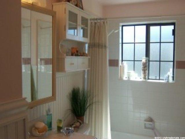 1030 Webster Dr, Sandy, UT 84094 — photo 2