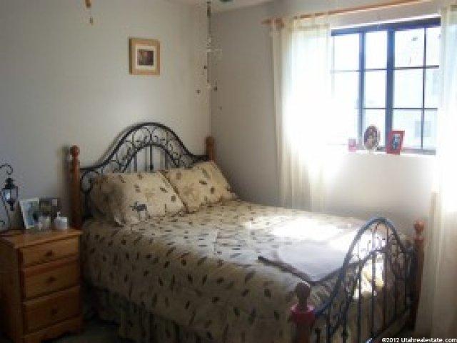 1030 Webster Dr, Sandy, UT 84094 — photo 4