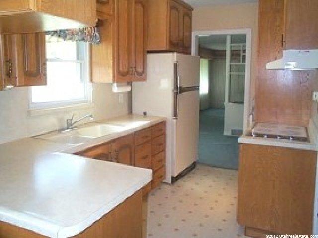 6196 Cedar St, Murray, UT 84107 — photo 2