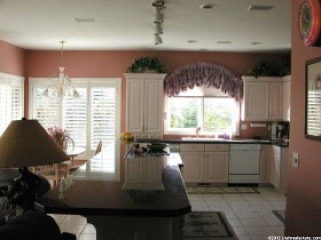 1721 Seven Oaks Ln, Ogden, UT 84403 — photo 3