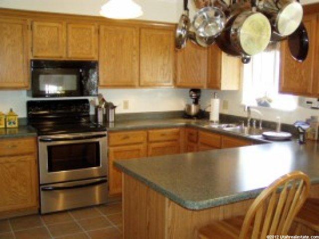 1452 Hidden Valley Dr, Sandy, UT 84092 — photo 3
