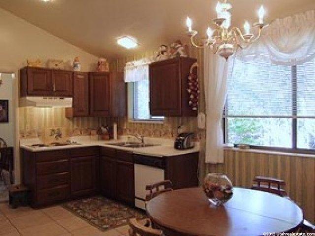 9256 Shad Ln, Sandy, UT 84093 — photo 2