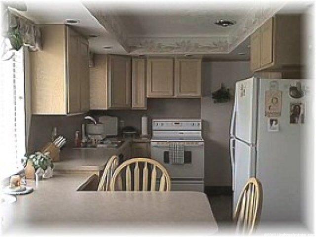 21 N Terrace Dr, Clearfield, UT 84015 — photo 2