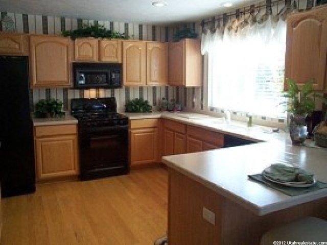 1097 Oakridge Dr, Farmington, UT 84025 — photo 2