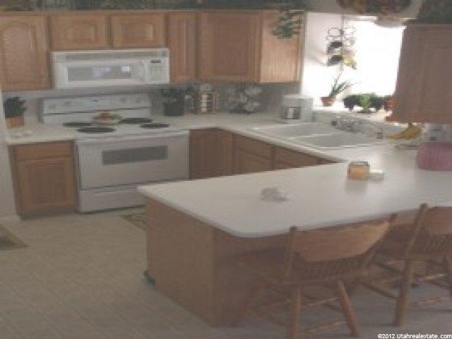 571 W 1300 N, West Bountiful, UT 84087 — photo 3