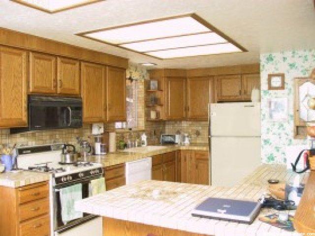 209 Bayview Dr, Farmington, UT 84025 — photo 3