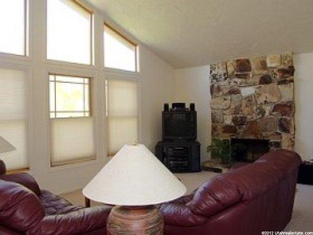 9863 Wimbleton Dr, Sandy, UT 84092 — photo 2