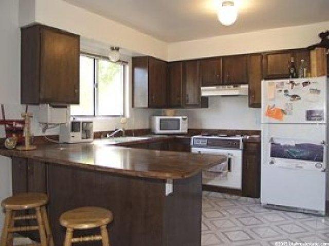 9863 Wimbleton Dr, Sandy, UT 84092 — photo 4