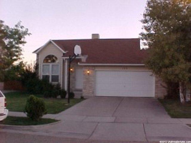 175 W 1050 N, Layton, UT 84041 — photo 2