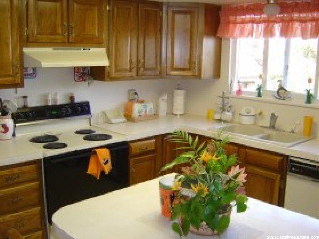 1282 W 1750 N, Clinton, UT 84015 — photo 4