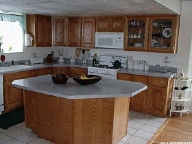 870 W 200 S, Clearfield, UT 84015 — photo 3