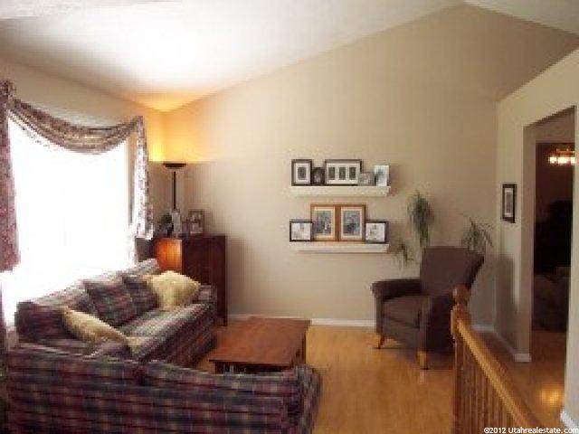 273 Chestnut Ridge Dr, Sandy, UT 84070 — photo 3