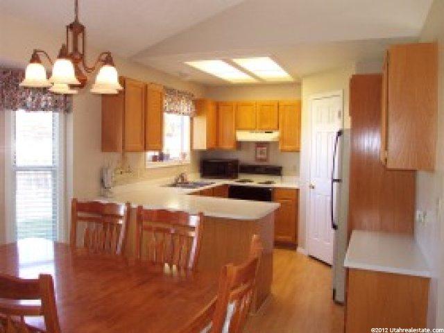 273 Chestnut Ridge Dr, Sandy, UT 84070 — photo 4