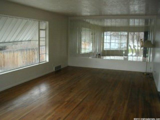 19 E Creek Dr, Murray, UT 84107 — photo 2