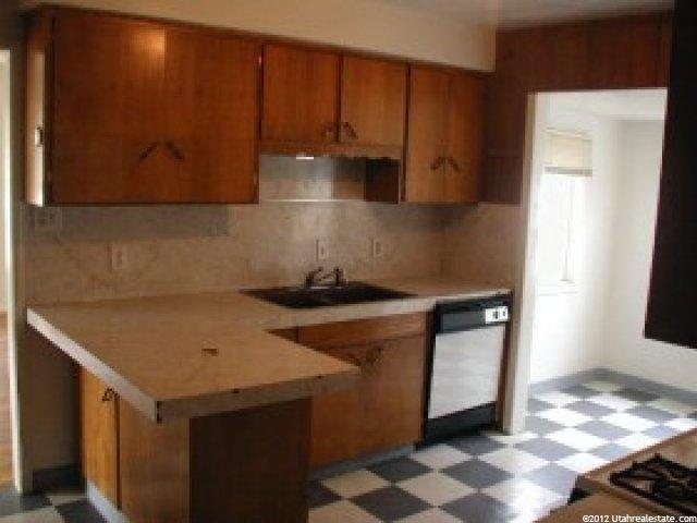 19 E Creek Dr, Murray, UT 84107 — photo 3