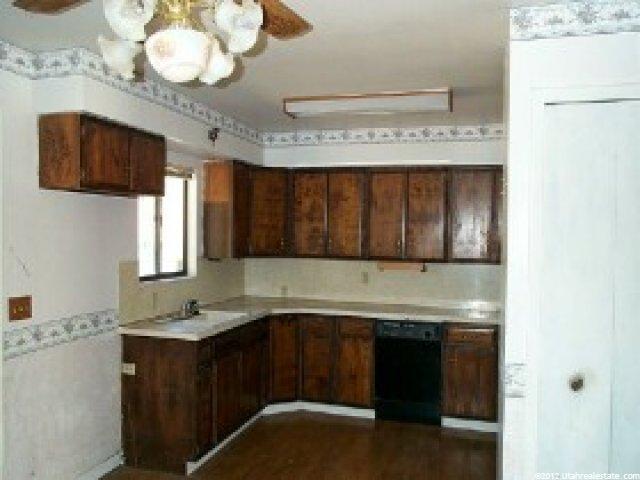 129 E Diamond St, Layton, UT 84041 — photo 2