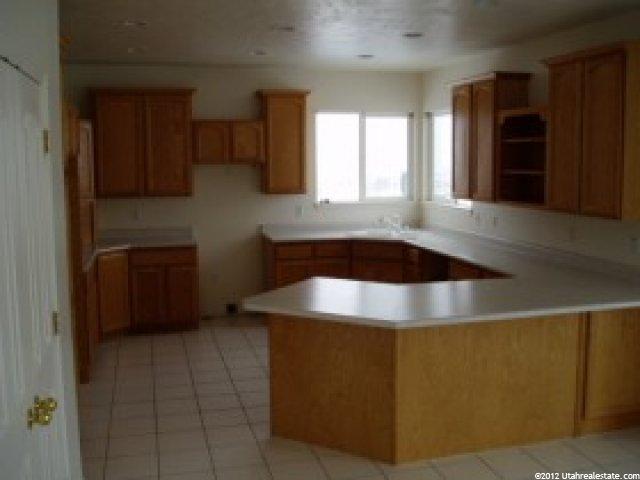 15366 Silverpoint Cir, Bluffdale, UT 84065 — photo 3