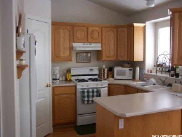 883 W 960 N, Clinton, UT 84015 — photo 3
