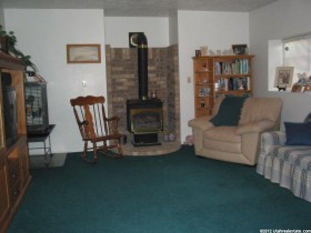 1022 N 600 W, Clinton, UT 84015 — photo 4
