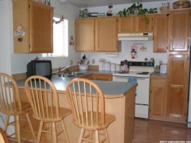 1022 N 600 W, Clinton, UT 84015 — photo 5
